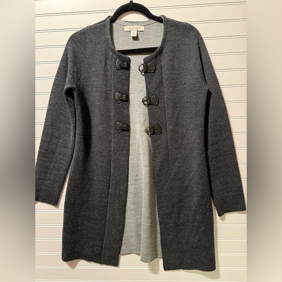 Ellen Tracy gray sweater size small. - Picture 2 of 5